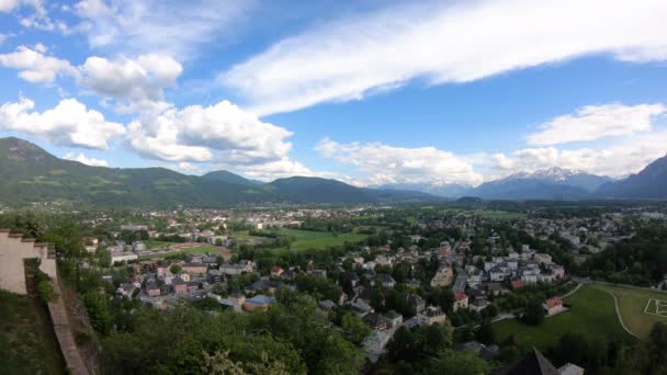Dzień Wiosny Poklatkowego Materiału Zabytkowego Salzburga Słynnej Rzeki Salzach Festung — Wideo stockowe