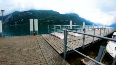 Dağlar göl ve eski şehir hikaye kitabı bazı İsviçre en iyi yerler