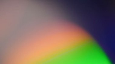 Ultra yüksek gerçek objektif flare.4k Uhd animasyon ile koyu arka plan üzerinde ışık sızıntısı 