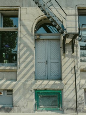 Montreal Kanada'da bir kentsel sokak sıkı atış