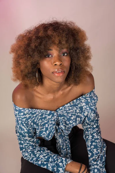 African American woman with 70s wig — Stock Photo, Image