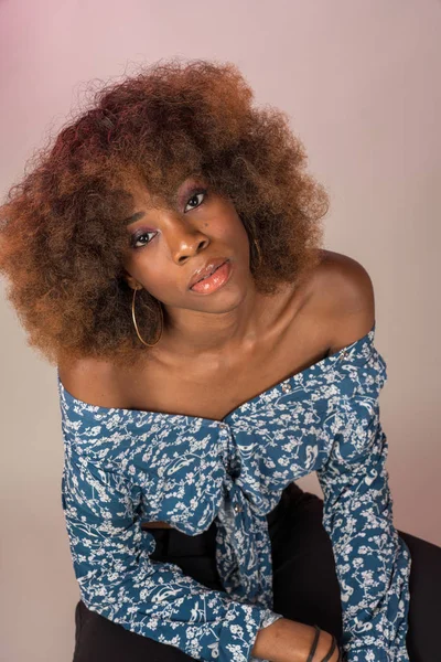 African American woman with 70s wig — Stock Photo, Image