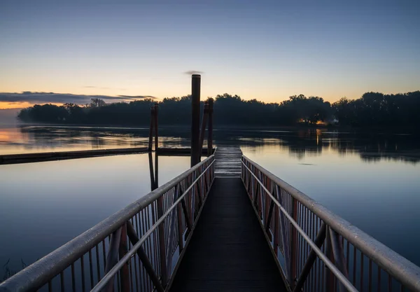 Rocky Hill Ferry Park, Gün doğumunda Ct 