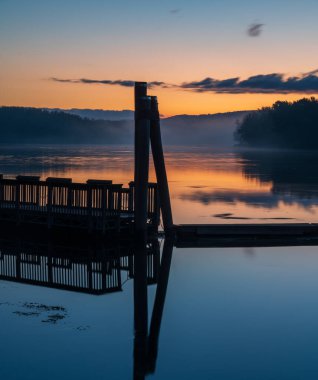 Rocky Hill Ferry Park, Gün doğumunda Ct 