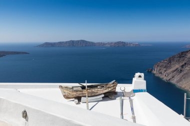 Santorini caldera Yunanistan sahil'ın görünümünü