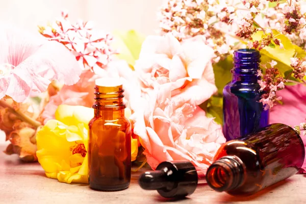 Rose Flowers Bottles Essential Oils Aromatherapy — Stock Photo, Image