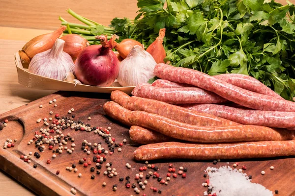 Raw Sausages Chilli Herbs Wooden Board Spices — Stock Photo, Image