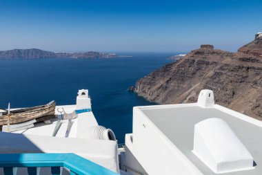 Santorini caldera Yunanistan sahil'ın görünümünü