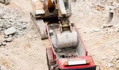 Bir binanın yıkım alanı