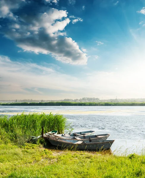 Boats River Sunset Blue Sky Clouds — Stock Photo, Image