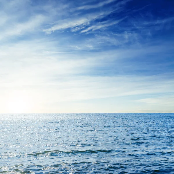 Coucher Soleil Dans Ciel Bleu Sur Mer — Photo