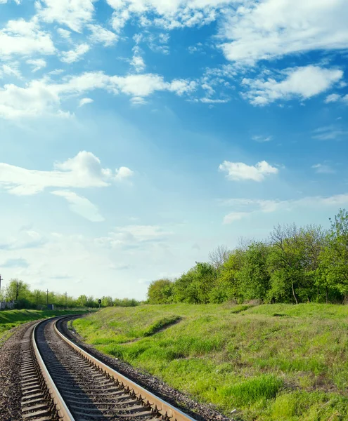 Spoorweg Naar Horizon Blauwe Lucht Met Wolken — Stockfoto