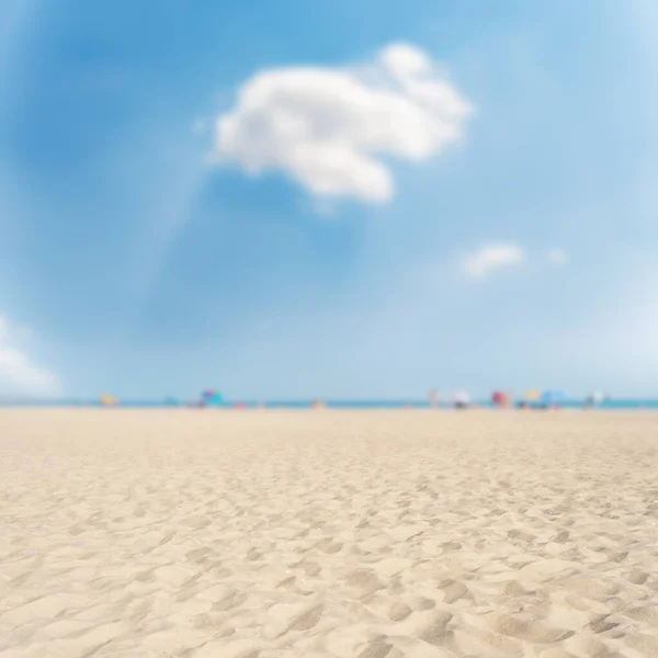 Praia Areia Closeup Sob Nuvens Céu Azul Foco Suave Parte — Fotografia de Stock