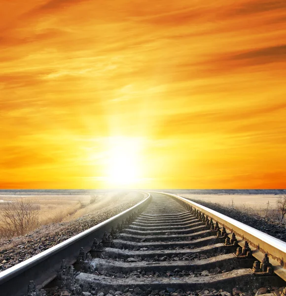 Pôr Sol Laranja Brilhante Sobre Estrada Ferro Closeup — Fotografia de Stock