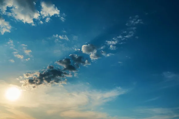 Bulutlardaki Düşük Güneş — Stok fotoğraf