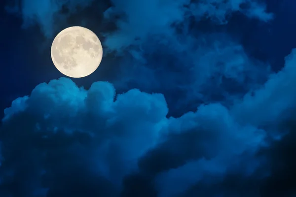 Supermond Dramatischen Wolken — Stockfoto