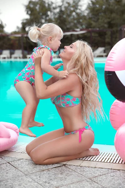 Beauté Mère Mode Avec Fille Look Famille Belle Femme Blonde — Photo