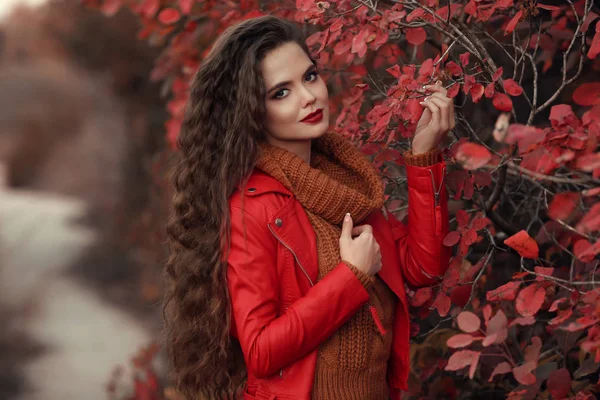 Pretty Woman Autumn Outdoor Portrait Young Beautiful Brunette Leather Jacket — Stock Photo, Image