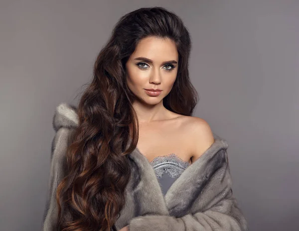 Beautiful Woman Mink Fur Coat Winter Portrait Fashionable Brunette Girl — Stock Photo, Image