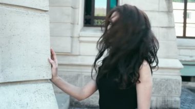 Genç kadın dönüm başı. Ağır çekim