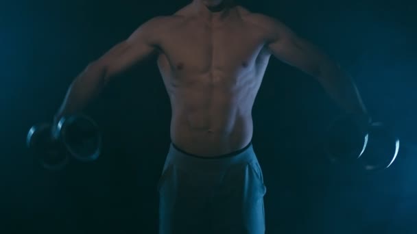 Fitness homme sur noir — Video