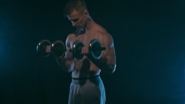 Fitness man on black — Stock Video