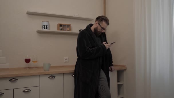 Bearded man with cup of tea — Stock Video