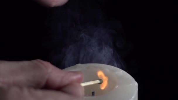 Illuminazione Candela Con Partita Super Slow Motion Sfondo Nero — Video Stock