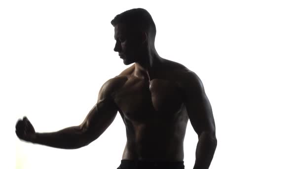 Silueta Člověka Vyznačením Biceps Bílém — Stock video