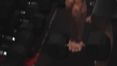 Aptal bir sıra zinde adam.