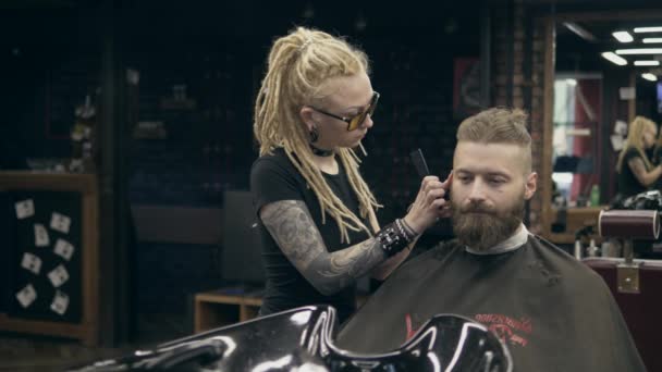 Handsome Bearded Man Styling Young Woman Dreadlocks Slow Motion Hair — 비디오