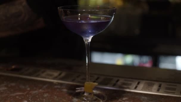 Blue Cocktail Bar Counter Slider Shot Shallow Depth Field — Stock Video