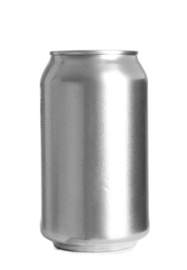 Alüminyum kutu bira beyaz arka plan üzerinde