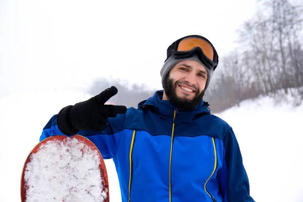 Чоловічий Сноубордист Схилі Зимовому Курорті — стокове фото