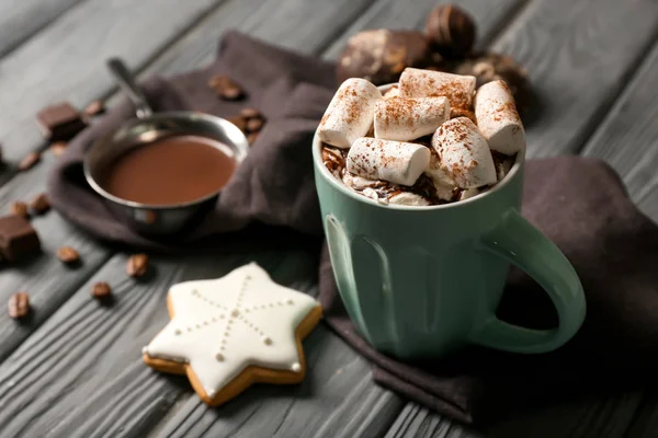 Copo Chocolate Quente Saboroso Com Marshmallow Mesa Madeira — Fotografia de Stock