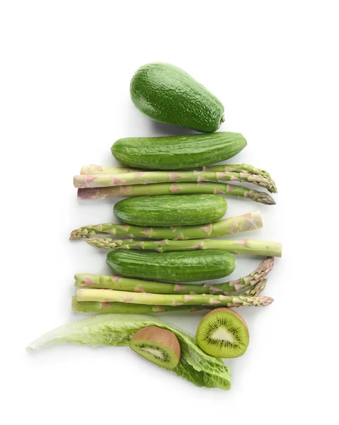 Verse Groene Groenten Fruit Een Witte Achtergrond Bovenaanzicht Gezonde Voeding — Stockfoto