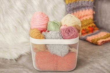 Konu Divan örgü ile sepeti