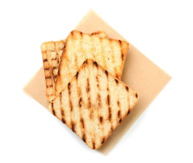 Beyaz zemin üzerine lezzetli kızarmış ekmek