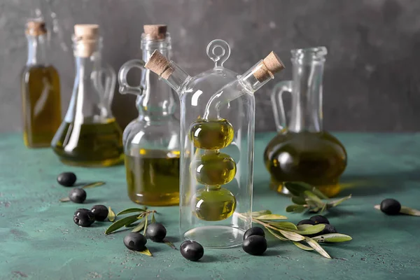 Glaswerk Met Olijfolie Tafel — Stockfoto