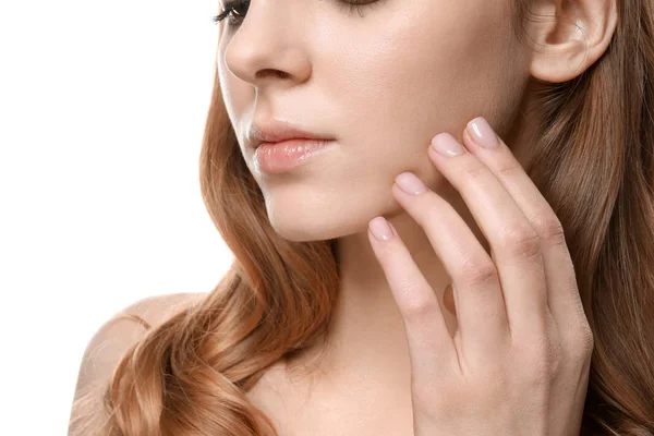 Junge Frau Mit Schönem Make Auf Weißem Hintergrund Nahaufnahme Hautpflege — Stockfoto