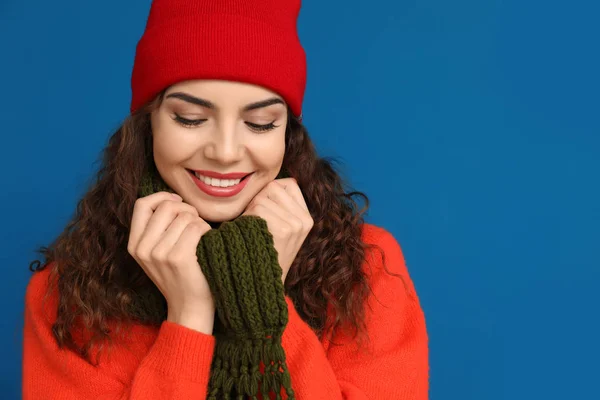 Portrait Beautiful Young Woman Warm Clothes Color Background — Stock Photo, Image