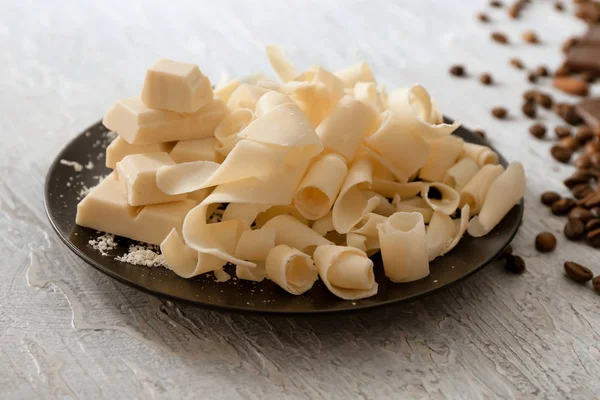 Plate White Chocolate Curls Table — Stock Photo, Image