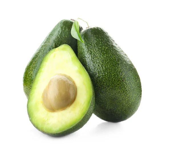 Rijpe Avocado Witte Achtergrond — Stockfoto