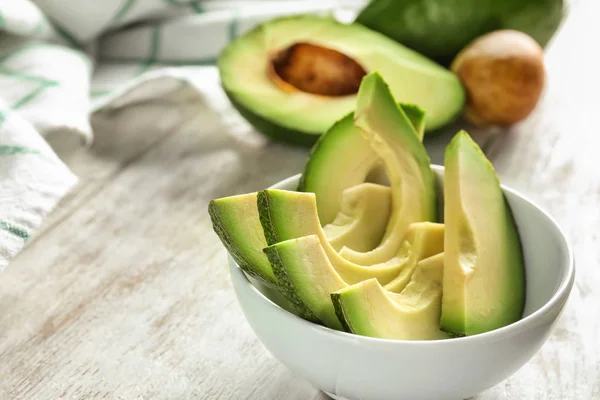 Bowl Fresh Avocado Slices Table — Stock Photo, Image