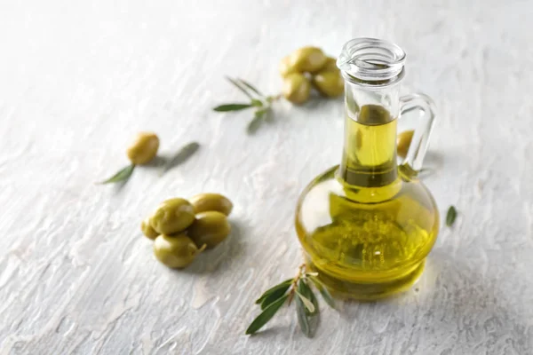 Glass Jug Fresh Olive Oil Table — Stock Photo, Image