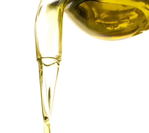 在白色背景下注入新鲜橄榄油 — 图库照片