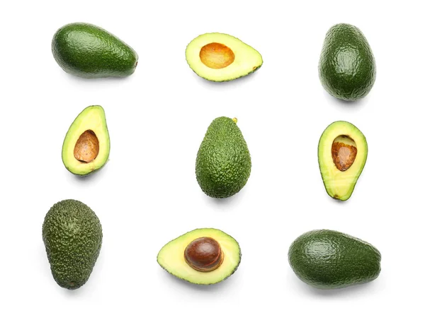 Rijpe Avocado Witte Achtergrond Plat Leggen — Stockfoto