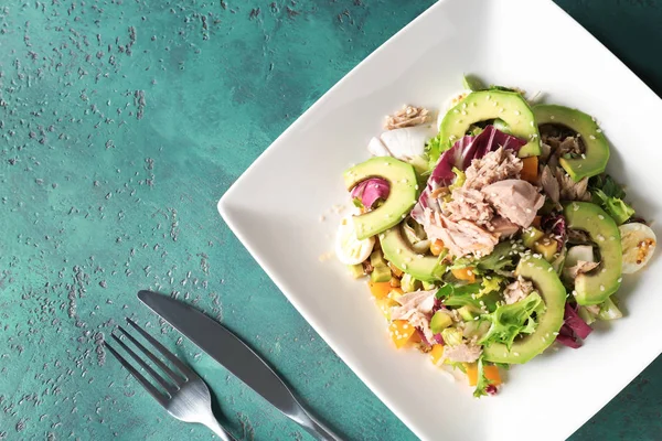 Plate Tasty Salad Ripe Avocado Table — Stock Photo, Image