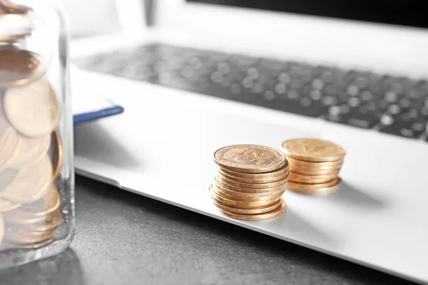 Coins Laptop Concept Savings — Stock Photo, Image