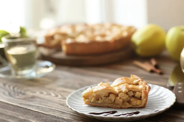 Plate Piece Tasty Homemade Apple Pie Wooden Table — Stock Photo, Image